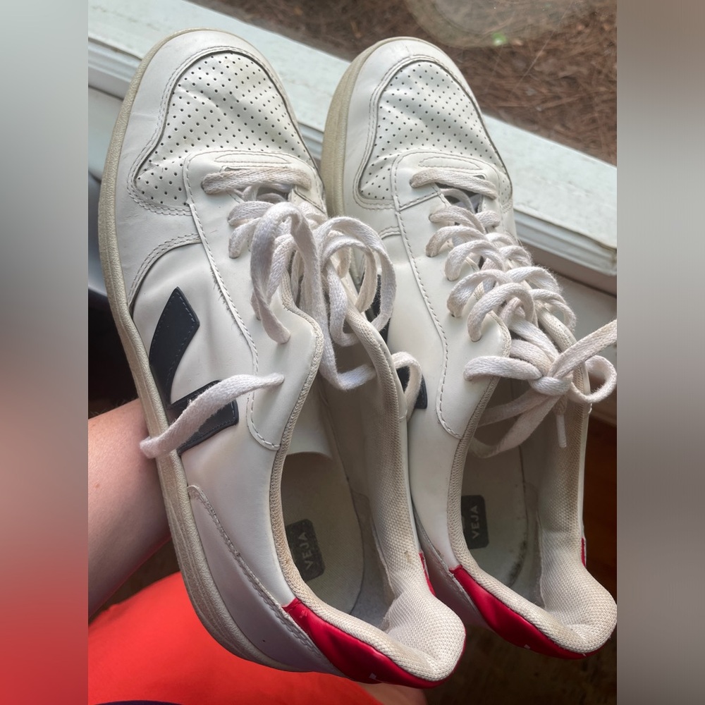 Men’s navy and red Veja V-10’s Size 45